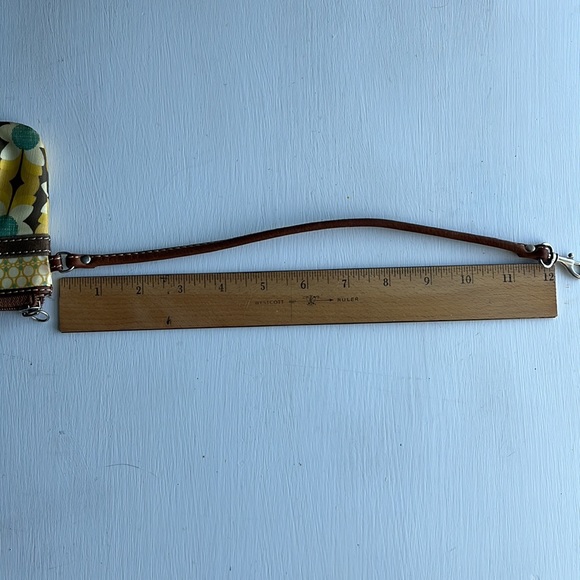 🌻 Fossil Flower Wristlet - Picture 11 of 11